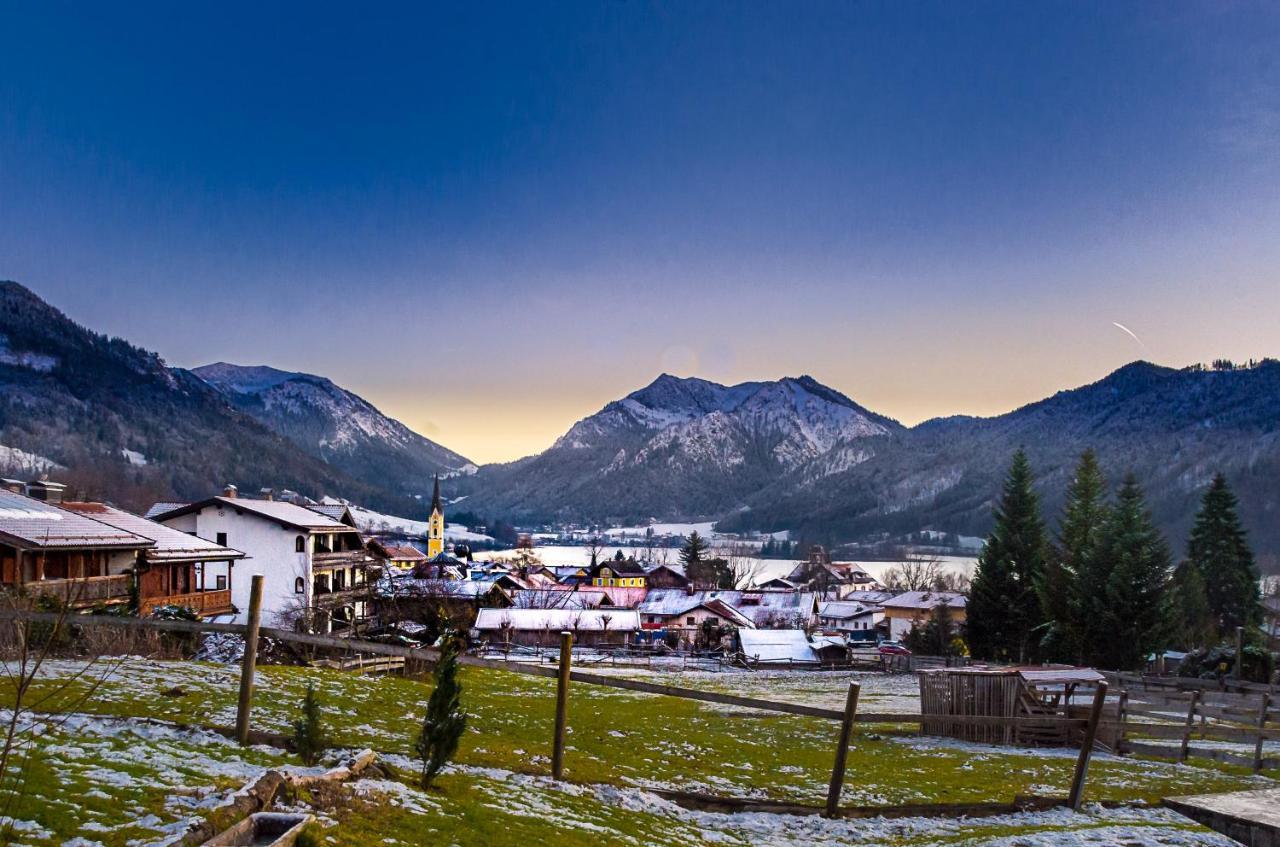 Ruhige Chalets Mit Seeblick In Zentraler Lage Шлирзе Экстерьер фото